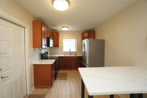 Villa ou maison à louer à Tampa, Floride: 2 chambres, 72.46 m2 № 1910757 - photo 5