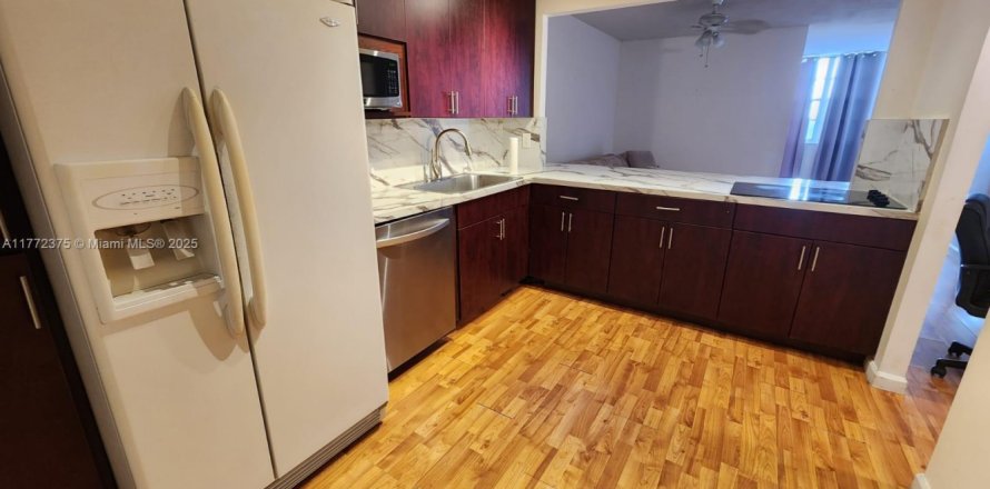 Condo in Miami, Florida, 1 bedroom  № 1697943