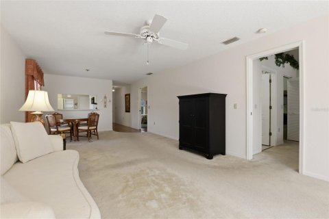 House in Sarasota, Florida 2 bedrooms, 121.98 sq.m. № 2096220 - photo 9