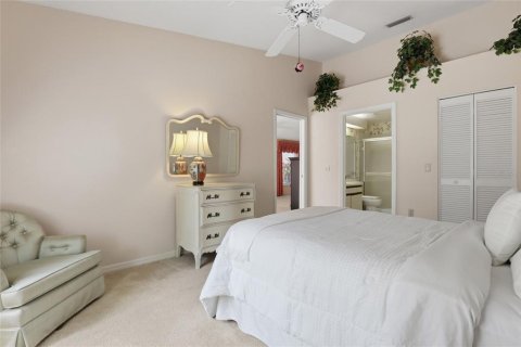 House in Sarasota, Florida 2 bedrooms, 121.98 sq.m. № 2096220 - photo 29
