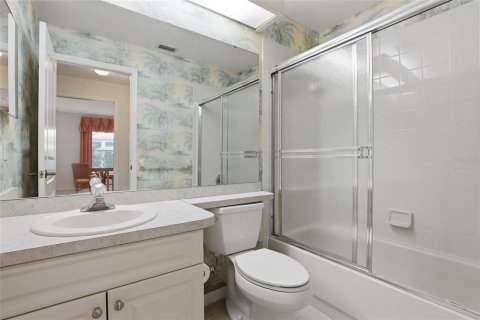 House in Sarasota, Florida 2 bedrooms, 121.98 sq.m. № 2096220 - photo 30