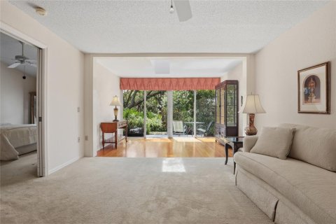 House in Sarasota, Florida 2 bedrooms, 121.98 sq.m. № 2096220 - photo 7