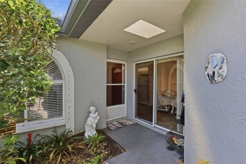 House in Sarasota, Florida 2 bedrooms, 121.98 sq.m. № 2096220 - photo 5