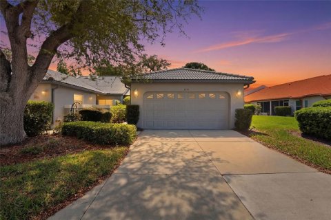 House in Sarasota, Florida 2 bedrooms, 121.98 sq.m. № 2096220 - photo 6