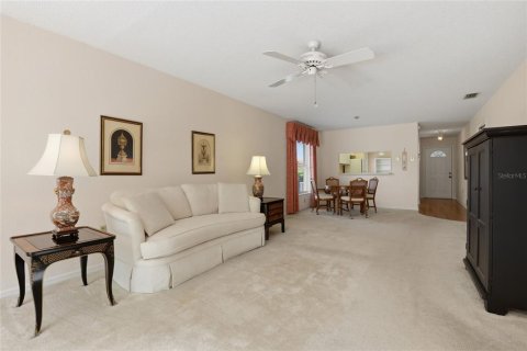 House in Sarasota, Florida 2 bedrooms, 121.98 sq.m. № 2096220 - photo 10