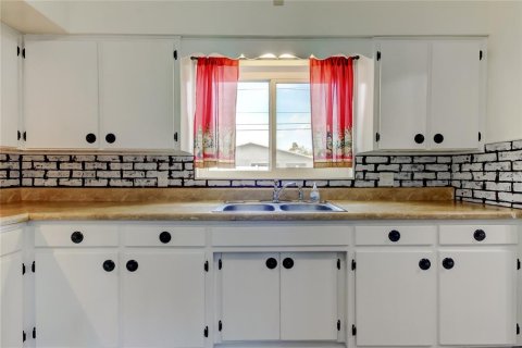 House in Clearwater, Florida 2 bedrooms, 128.58 sq.m. № 1734475 - photo 12