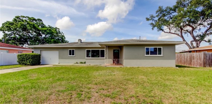 Villa ou maison à Clearwater, Floride 2 chambres, 128.58 m2 № 1734475