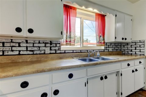 House in Clearwater, Florida 2 bedrooms, 128.58 sq.m. № 1734475 - photo 14