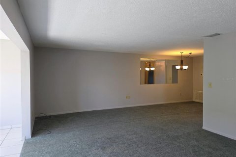 Condo in Gulfport, Florida, 1 bedroom  № 2377889 - photo 11