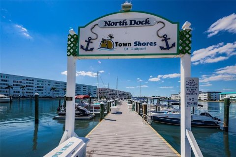 Condo in Gulfport, Florida, 1 bedroom  № 2377889 - photo 29