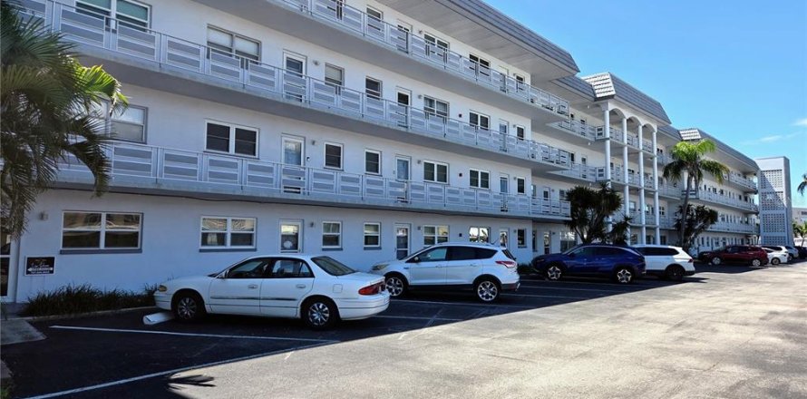 Condo in Gulfport, Florida, 1 bedroom  № 2377889