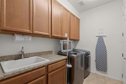 Casa en venta en Wesley Chapel, Florida, 4 dormitorios, 298.31 m2 № 2386013 - foto 27