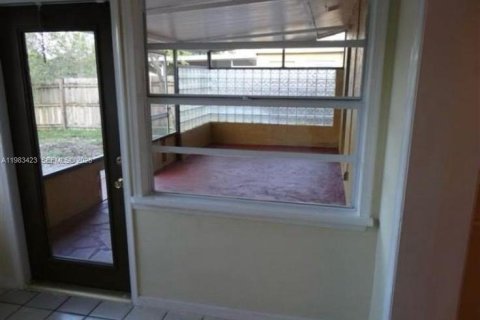 Villa ou maison à Margate, Floride 3 chambres, 118.64 m2 № 2050214