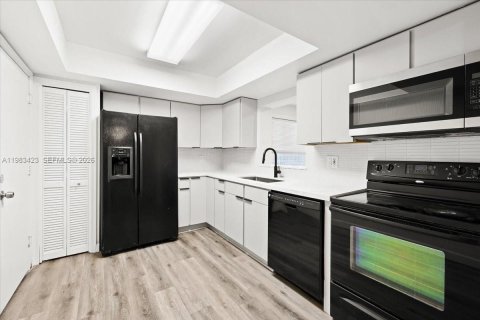 Casa en venta en Margate, Florida, 3 dormitorios, 118.64 m2 № 2050214 - foto 10