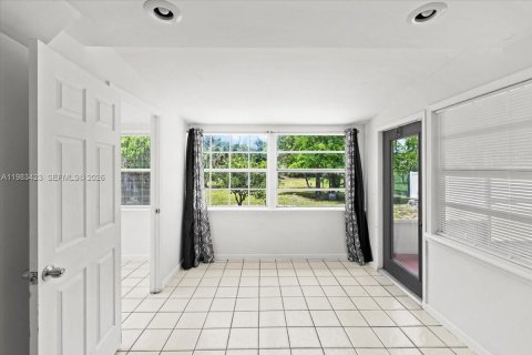Casa en venta en Margate, Florida, 3 dormitorios, 118.64 m2 № 2050214 - foto 12