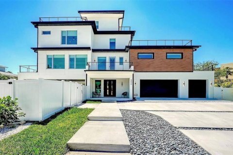 House in Sarasota, Florida 4 bedrooms, 341.51 sq.m. № 2283519