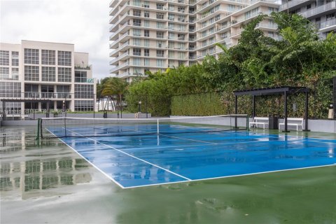 Condo in Miami, Florida, 1 bedroom  № 1812258 - photo 15