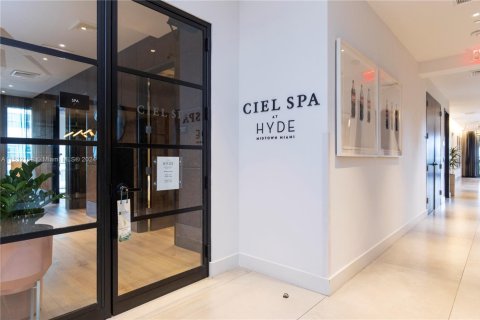 Condo in Miami, Florida, 1 bedroom  № 1812258 - photo 18