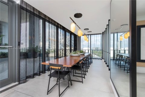 Condo in Miami, Florida, 1 bedroom  № 1812258 - photo 13