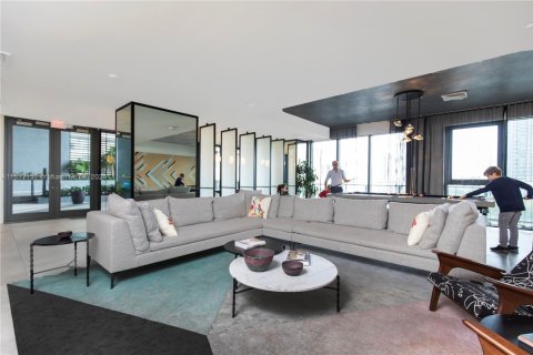 Condo in Miami, Florida, 1 bedroom  № 1812258 - photo 12