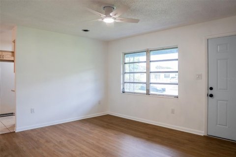 Casa en venta en Orlando, Florida, 3 dormitorios, 83.33 m2 № 1907102 - foto 7