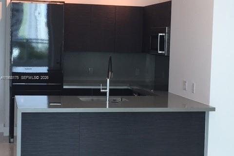 Condo in Miami, Florida  № 2020679 - photo 12