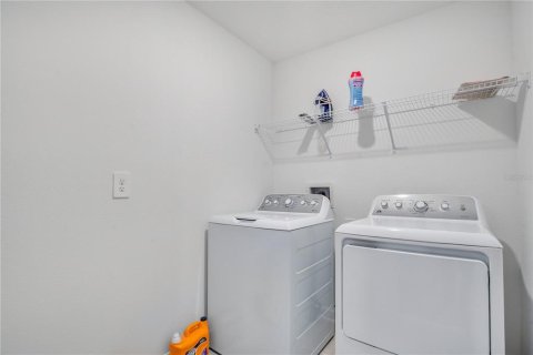 House in Orlando, Florida 4 bedrooms, 231.88 sq.m. № 1847591 - photo 19