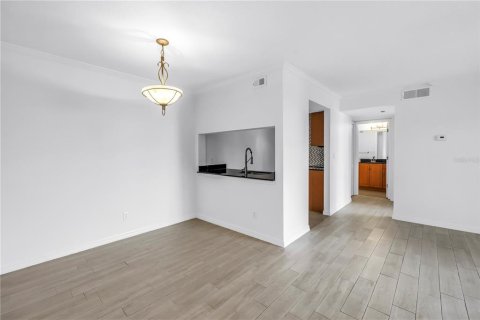 Condo in Palm Harbor, Florida, 1 bedroom  № 1784288 - photo 3