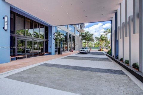 Condominio en venta en Doral, Florida, 2 dormitorios, 94.39 m2 № 2168596 - foto 2