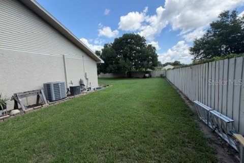 House in Valrico, Florida 3 bedrooms, 257.34 sq.m. № 2405465 - photo 21