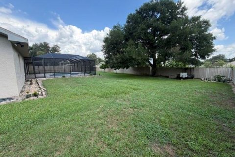 House in Valrico, Florida 3 bedrooms, 257.34 sq.m. № 2405465 - photo 22