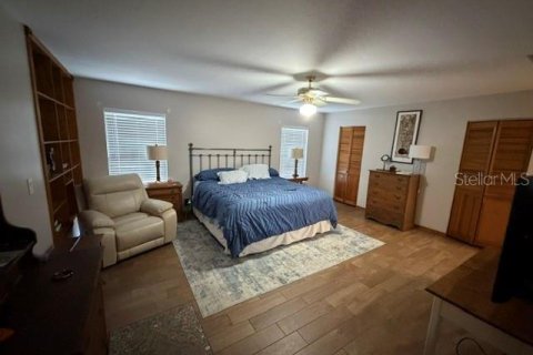 House in Valrico, Florida 3 bedrooms, 257.34 sq.m. № 2405465 - photo 28