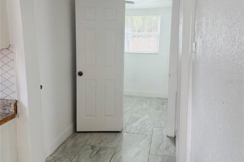Villa ou maison à louer à Tampa, Floride: 3 chambres, 89.93 m2 № 2107553 - photo 10