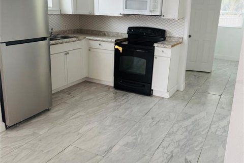 Villa ou maison à louer à Tampa, Floride: 3 chambres, 89.93 m2 № 2107553 - photo 7