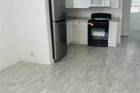 Villa ou maison à louer à Tampa, Floride: 3 chambres, 89.93 m2 № 2107553 - photo 6