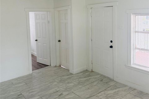 Villa ou maison à louer à Tampa, Floride: 3 chambres, 89.93 m2 № 2107553 - photo 9