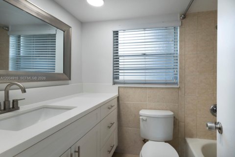 Condo in Miami, Florida, 2 bedrooms  № 2069629 - photo 15
