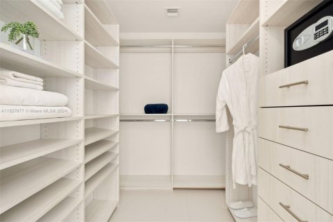 Copropriété à louer à Miami, Floride: 2 chambres, 87.7 m2 № 1984875 - photo 14