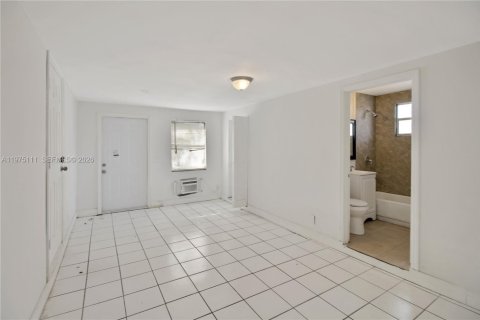 Villa ou maison à vendre à Riviera Beach, Floride: 7 chambres, 169.08 m2 № 2036290 - photo 29