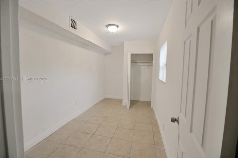 Villa ou maison à vendre à Riviera Beach, Floride: 7 chambres, 169.08 m2 № 2036290 - photo 13