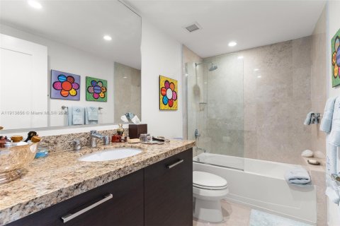 Купить кондоминиум в Бей-Харбор-Айлендс, Флорида 4 спальни, 253.44м2, № 2056502 - фото 28