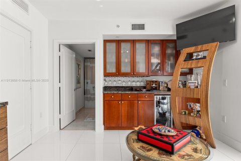 Купить кондоминиум в Бей-Харбор-Айлендс, Флорида 4 спальни, 253.44м2, № 2056502 - фото 22