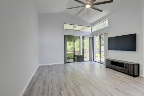 Villa ou maison à louer à Boynton Beach, Floride: 3 chambres, 151.52 m2 № 2271157 - photo 7