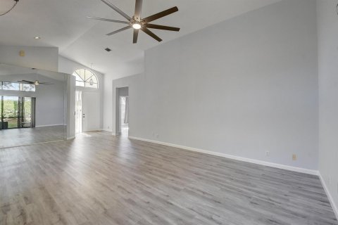 Villa ou maison à louer à Boynton Beach, Floride: 3 chambres, 151.52 m2 № 2271157 - photo 9