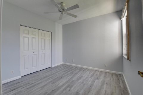 Villa ou maison à louer à Boynton Beach, Floride: 3 chambres, 151.52 m2 № 2271157 - photo 25