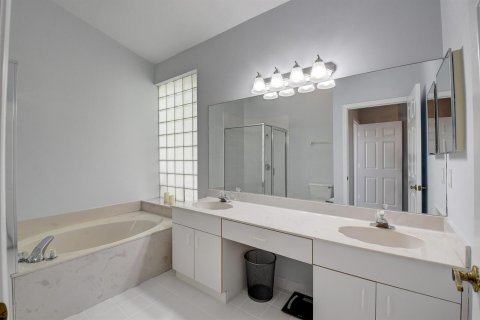 Villa ou maison à louer à Boynton Beach, Floride: 3 chambres, 151.52 m2 № 2271157 - photo 20