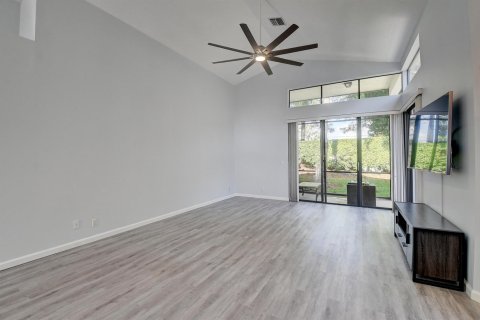Villa ou maison à louer à Boynton Beach, Floride: 3 chambres, 151.52 m2 № 2271157 - photo 6