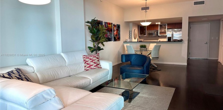 Кондоминиум с 1 спальней в Майами, Флорида № 2013909