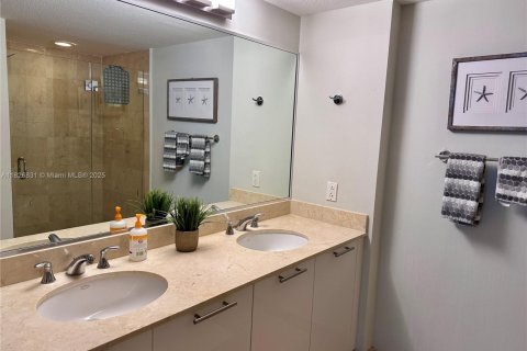 Снять в аренду кондоминиум в Майами, Флорида 1 спальня, 88.63м2, № 2013909 - фото 15