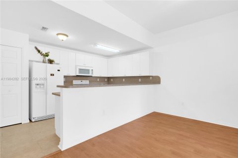 Купить кондоминиум в Катлер-Бей, Флорида 2 спальни, 105.82м2, № 2049553 - фото 13